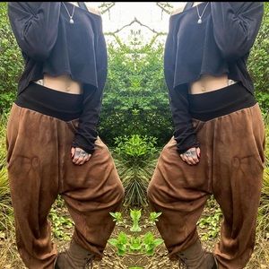 Mela Brownleaf designs cotton harem pants